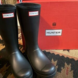 Hunter Black Tall Women's Rain Boots with Red Box